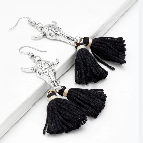 Bullhead Tassel Lightweight Earrings - Picture 1 of 5